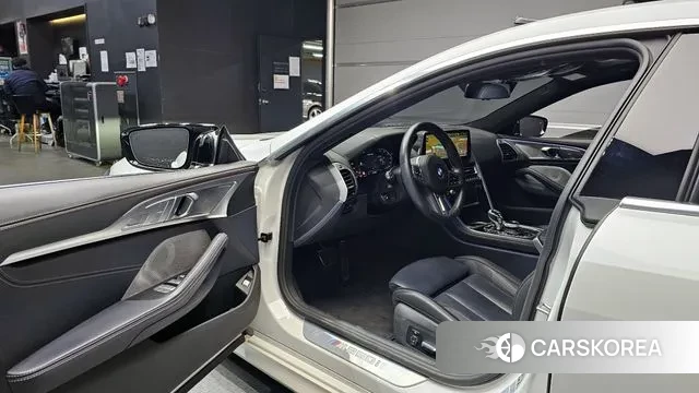 BMW 8 Series (G15) 2024 Белый из Кореи, фото 2