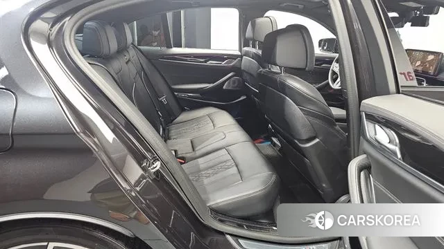 BMW 5 Series (G30) 2021 Черный из Кореи, фото 2