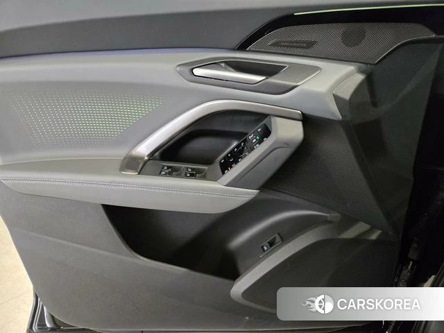 Audi Q5L 2026 Черный из Китая, фото 2