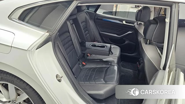 Volkswagen Arteon 2023 Белый из Кореи, фото 2