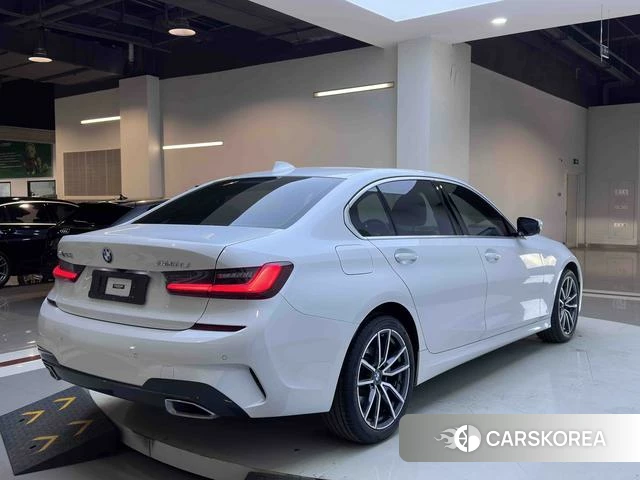 BMW 3 series 2022 Белый из Китая, фото 2