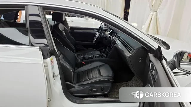 Volkswagen Arteon 2019 Белый из Кореи, фото 2