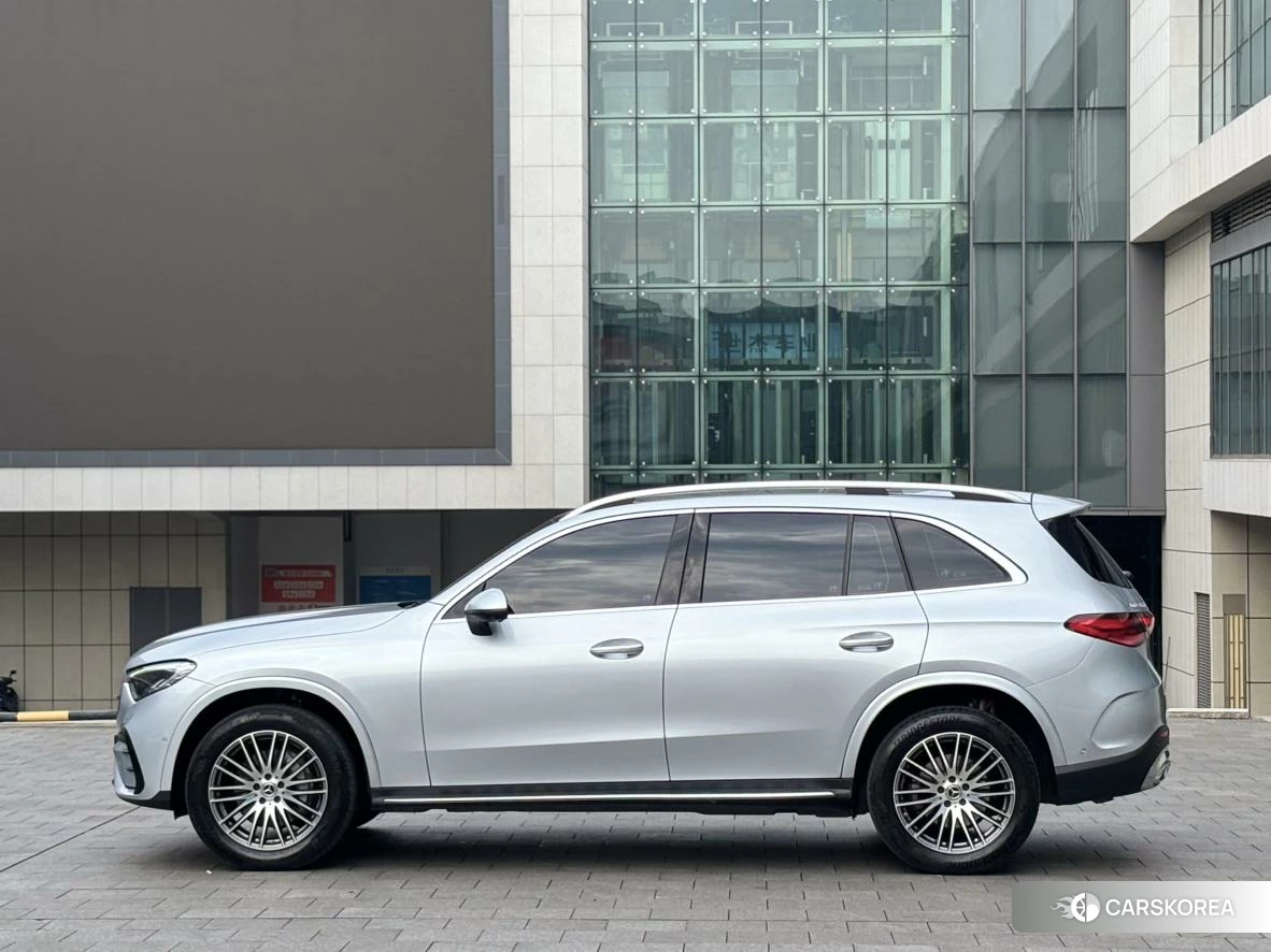 Mercedes-Benz GLC 2023 Серебристо-серый из Китая, фото 2