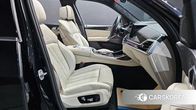 BMW X7 (G07) 2025 Черный из Кореи, фото 2