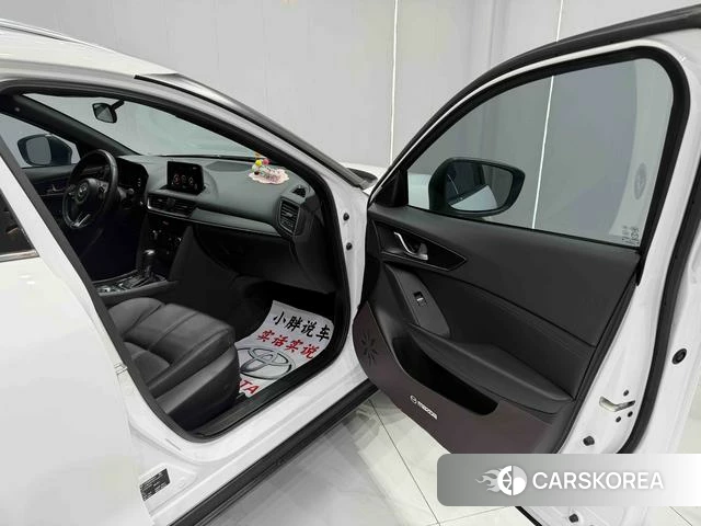 Mazda CX-4 2023 Белый из Китая, фото 2