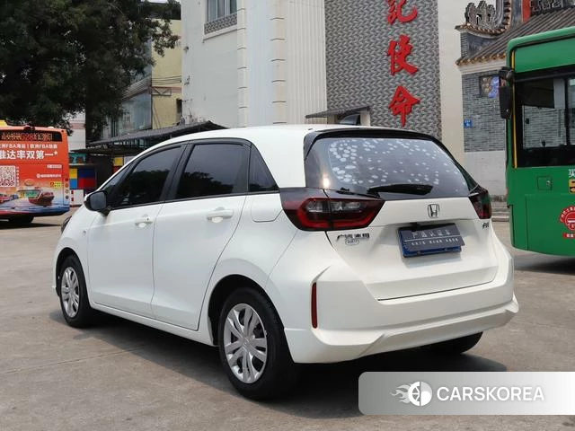 Honda Fit 2023 Белый из Китая, фото 2
