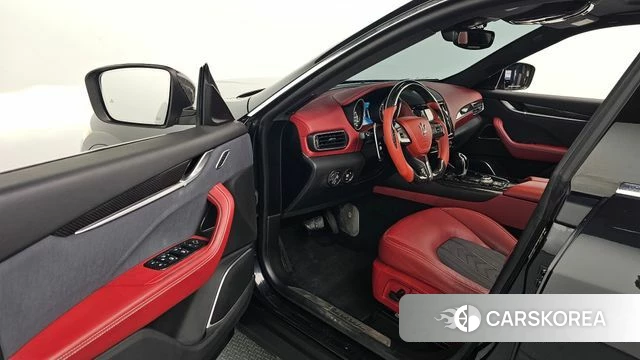 Maserati Levante 2018 Черный из Кореи, фото 2