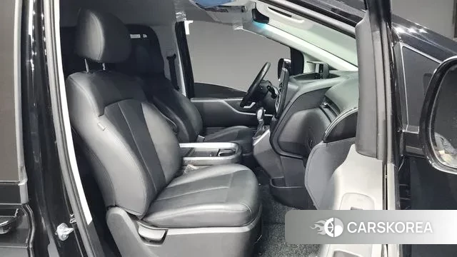 Hyundai Staria 2025 Черный из Кореи, фото 2