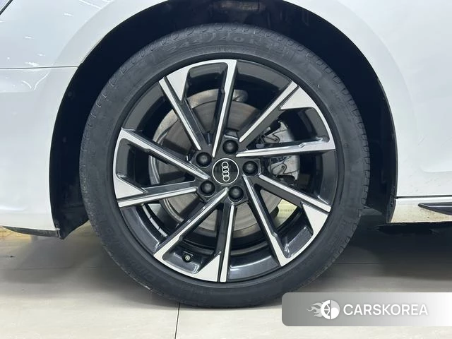 Audi A4L 2023 Белый из Китая, фото 2