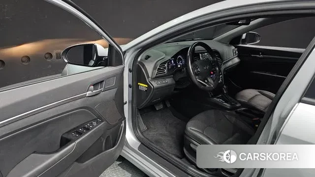 Hyundai The New Avante AD 2019 Серебристо-серый из Кореи, фото 2