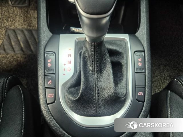 Kia The New K3 2nd generation 2021 Белый из Кореи, фото 2