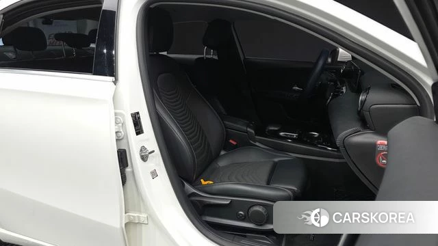 Mercedes-Benz A-Class W177 2020 Белый из Кореи, фото 2