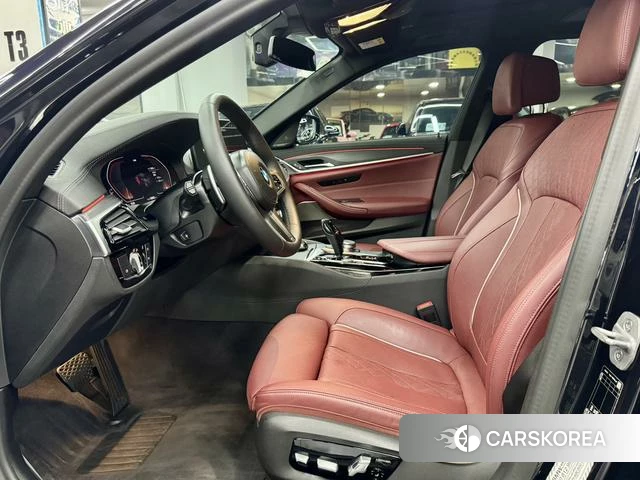 BMW 5 series 2021 Черный из Китая, фото 2