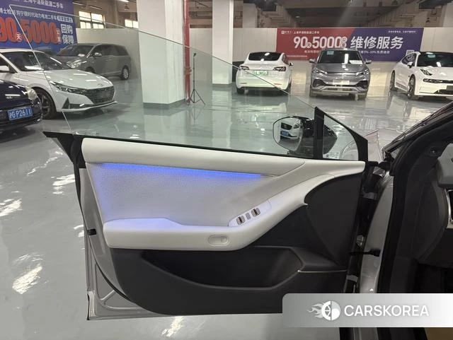 Xiaopeng Motors Xiaopeng P7+ 2026 Серебристо-серый из Китая, фото 2