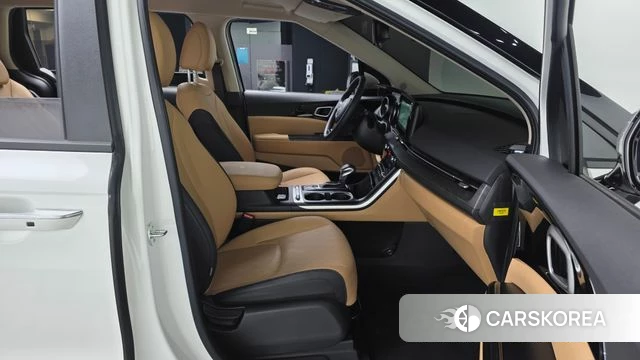 Kia Carnival 4th generation 2023 Белый из Кореи, фото 2