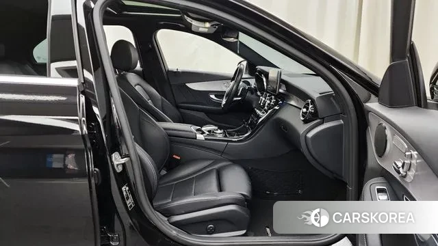 Mercedes-Benz C-Class W205 2018 Черный из Кореи, фото 2