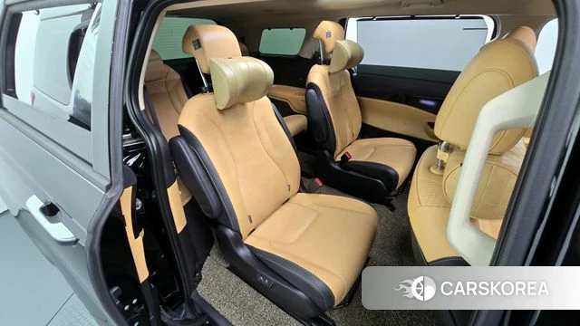 Kia Carnival 4th generation 2023 Черный из Кореи, фото 2