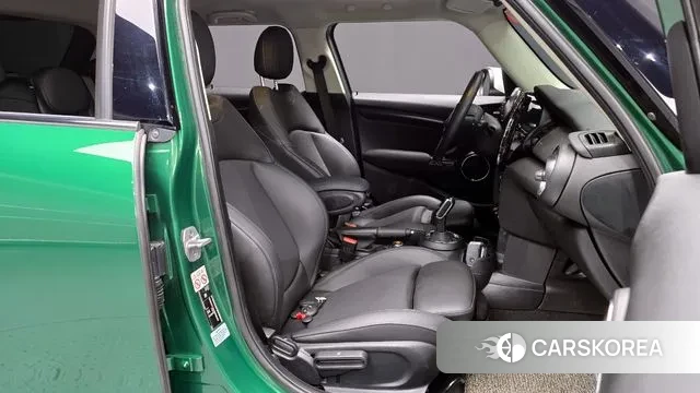 Mini Cooper 2021 Зеленый из Кореи, фото 2