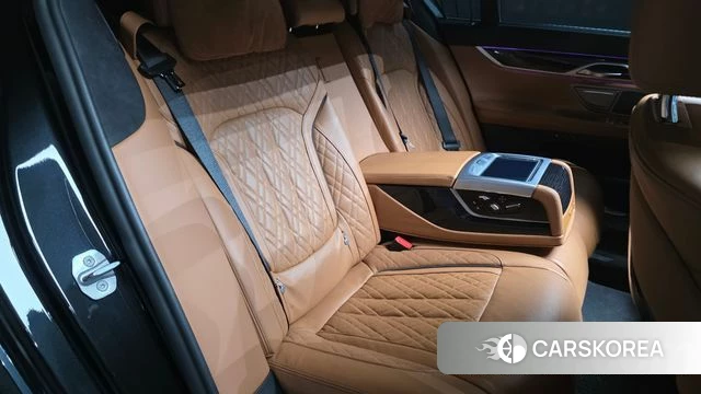 BMW 7 Series (G11) 2021 Черный из Кореи, фото 2