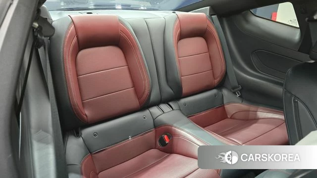 Ford Mustang 7th Generation 2024 Черный из Кореи, фото 2