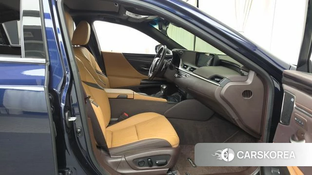 Lexus ES300h 7th generation 2021 Синий из Кореи, фото 2