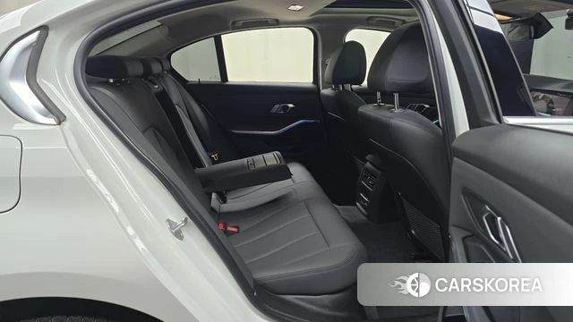 BMW 3 Series (G20) 2019 Белый из Кореи, фото 2