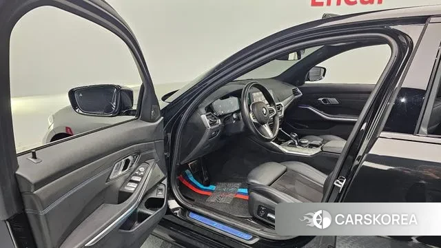 BMW 3 Series (G20) 2021 Черный из Кореи, фото 2