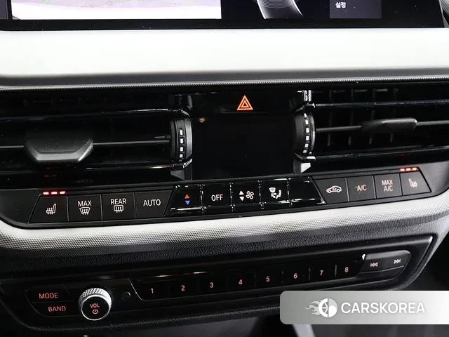 BMW 1 Series (F40) 2020 Жемчужный цвет из Кореи, фото 2