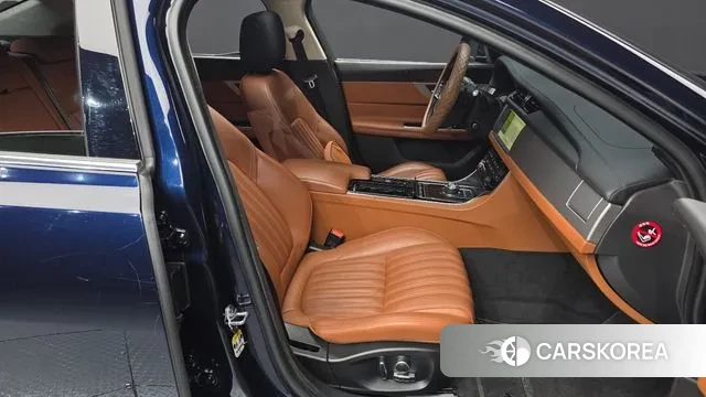 Jaguar XF (X260) 2020 Синий из Кореи, фото 2