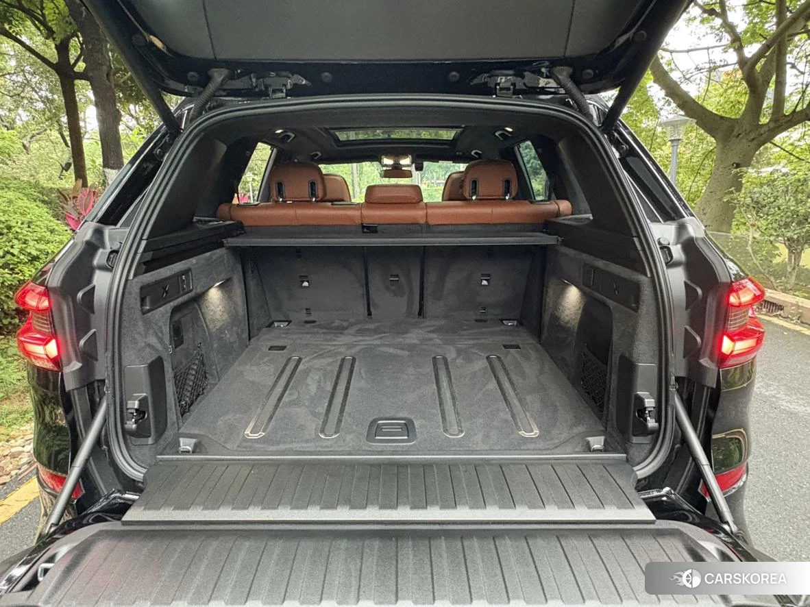 BMW X5 (imported) 2021 Черный из Китая, фото 2