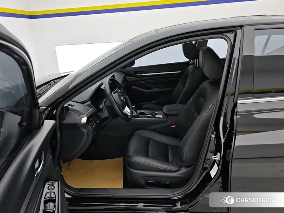 Nissan Altima 2023 Черный из Китая, фото 2