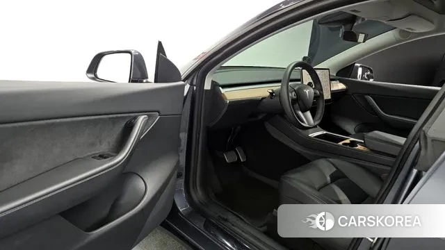 Tesla Model Y 2021 Серый из Кореи, фото 2