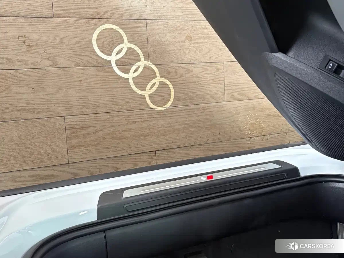 Audi Q5L 2025 Белый из Китая, фото 2