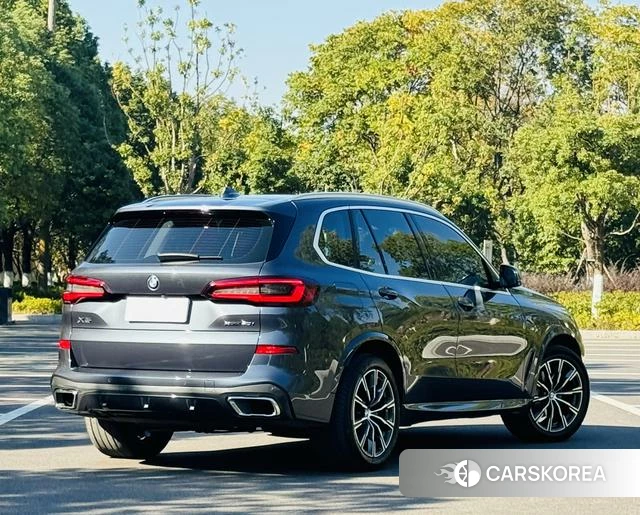 BMW X5 (imported) 2022 Темно-серый из Китая, фото 2