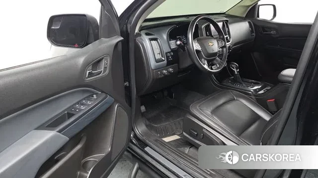 Chevrolet (GM Daewoo) Real New Colorado 2022 Черный из Кореи, фото 2