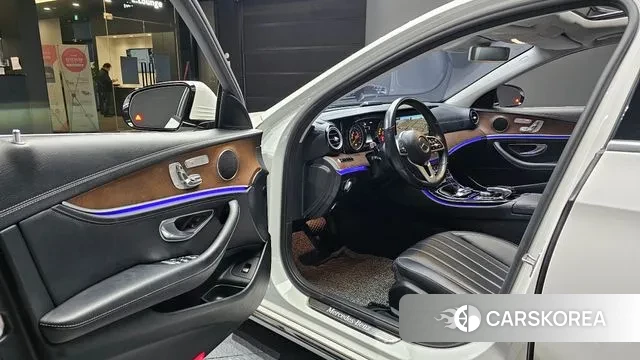 Mercedes-Benz E-Class W213 2019 Белый из Кореи, фото 2