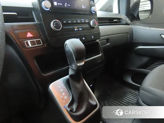 Hyundai Staria 2021 Черный из Кореи, фото 2