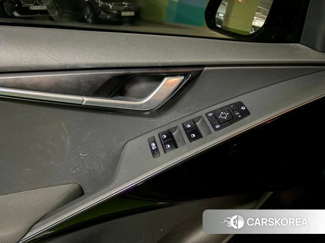 Kia Di Ol Nu Niro 2022 Темно-зеленый из Кореи, фото 2