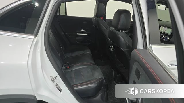 Mercedes-Benz GLA - Class H247 2022 Белый из Кореи, фото 2