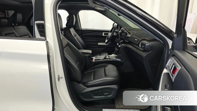 Ford Explorer 6th Generation 2021 Белый из Кореи, фото 2