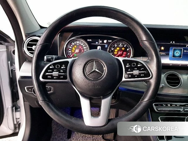 Mercedes-Benz E-Class W213 2019 Серебряный из Кореи, фото 2