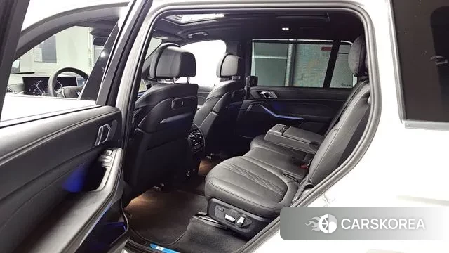 BMW X7 (G07) 2024 Белый из Кореи, фото 2