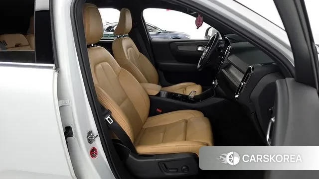 Volvo XC40 2020 Белый из Кореи, фото 2