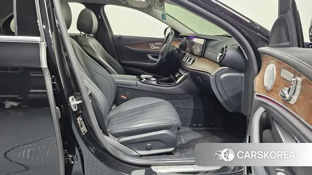 Mercedes-Benz E-Class W213 2020 Черный из Кореи, фото 2