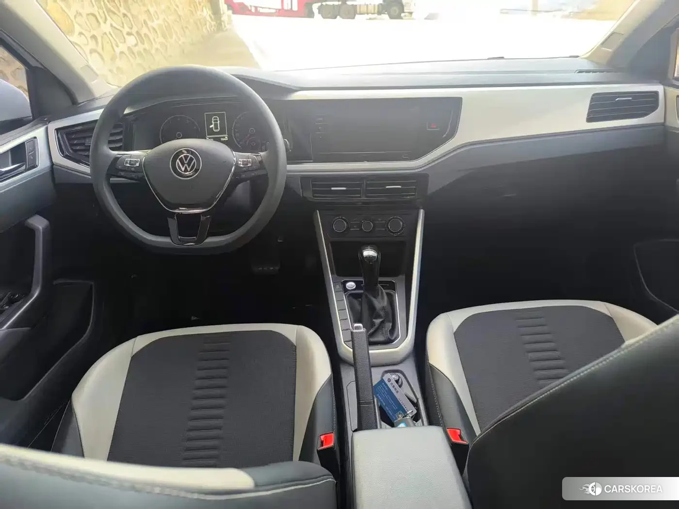 Volkswagen Polo 2021 Белый из Китая, фото 2