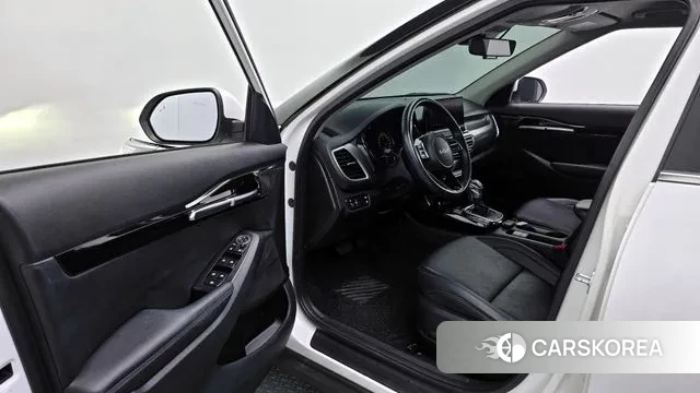 Kia Seltos 2022 Белый из Кореи, фото 2