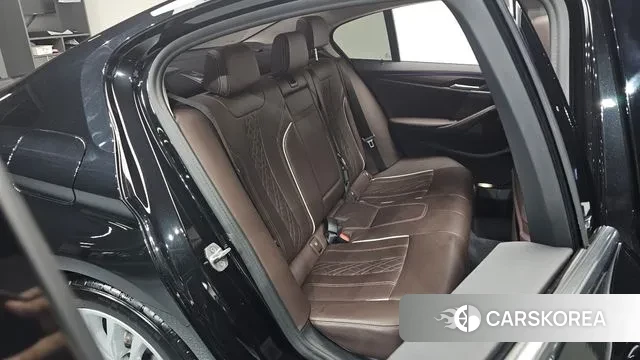 BMW 5 Series (G30) 2021 Черный из Кореи, фото 2