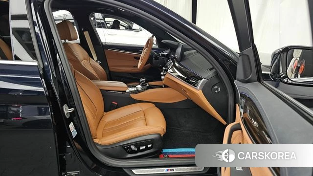 BMW 5 Series (G30) 2020 Черный из Кореи, фото 2