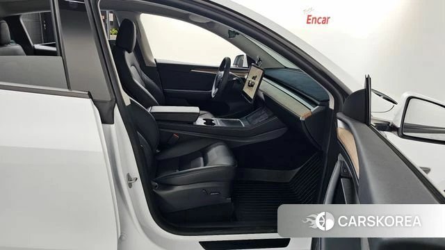 Tesla Model Y 2023 Белый из Кореи, фото 2