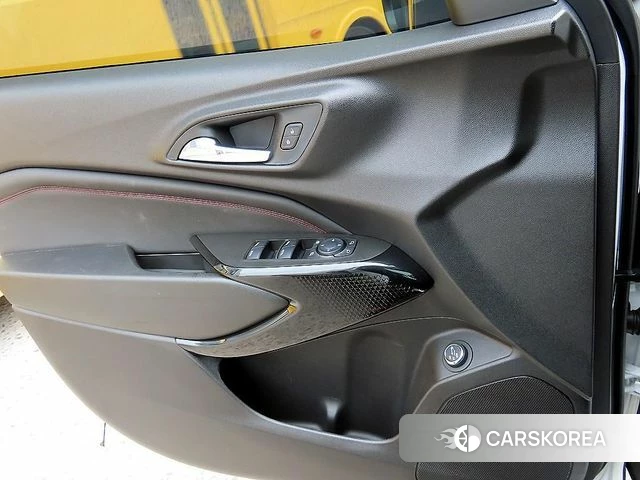 Chevrolet (GM Daewoo) Trax Crossover 2024 Белый из Кореи, фото 2